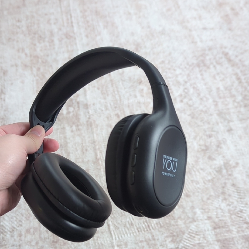 Armani Wireless Headphone
